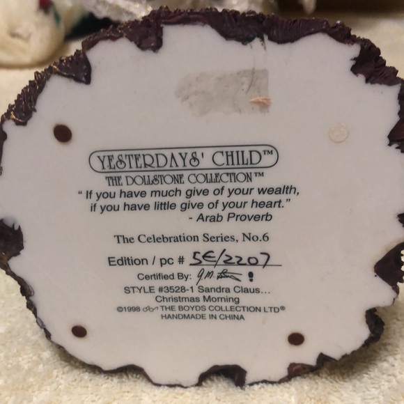 Boyds Yesterdays' Child Celebration Series #6 Sandra Claus...Christmas Morning - Picture 5 of 5